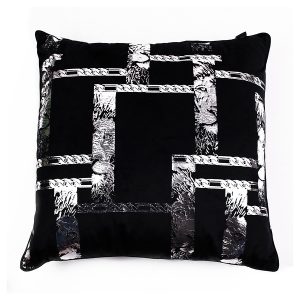 Poszewka dekoracyjna King Of Chic 45×45 cm czarna 236236 Poszewka dekoracyjna King Of Chic 45×45 cm czarna 236236